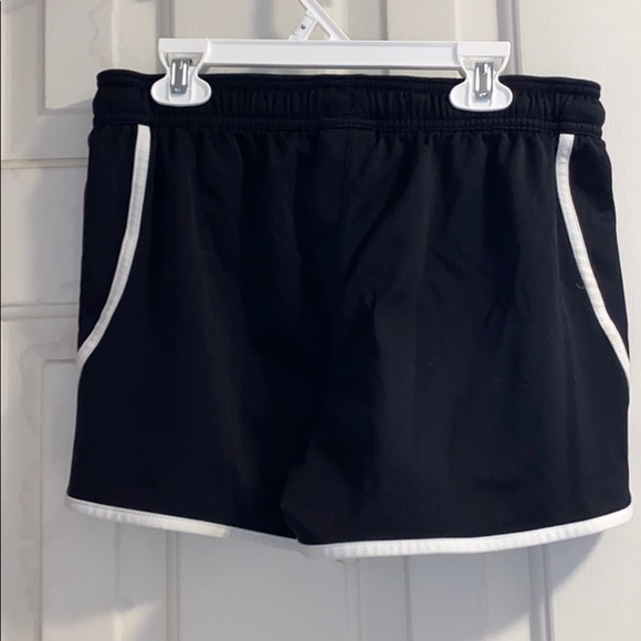 Cute Adidas athletic shorts - Picture 2 of 2